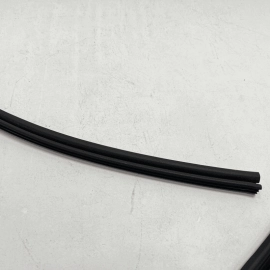 2016-2021 HONDA CIVIC FRONT DRIVER DOOR WINDOW GLASS RUN CHANNEL SEAL OEM