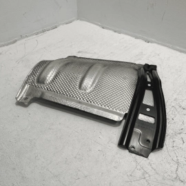 2010-2016 MERCEDES E350 REAR DRIVER EXHAUST HEAT SHIELD SCREENING PLATE OEM