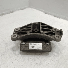 2010-2016 MERCEDES-BENZ E350 TRANSMISSION MOUNT SUPPORT BRACKET OEM