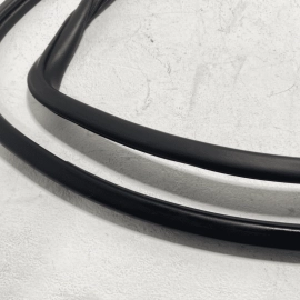 TOYOTA CAMRY 2018-2025 FRONT PASSENGER SIDE DOOR BODY WEATHERSTRIP SEAL OEM