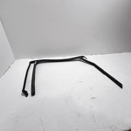 2019-2025 VW JETTA REAR DOOR PASSENGER SIDE WINDOW GLASS RUN CHANNEL SEAL OEM