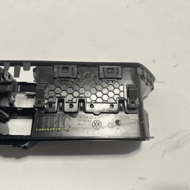 2019-2024  VW VOLKSWAGEN JETTA DASHBOARD CENTER MIDDLE AIR VENT GRILL OEM