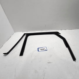 19-2025 VOLKSWAGEN JETTA REAR DOOR DRIVER SIDE WINDOW GLASS RUN CHANNEL SEAL OEM