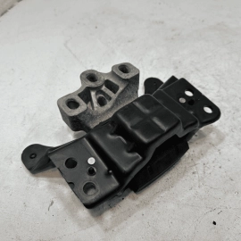 2019-25 VOLKSWAGEN JETTA 1.4L TRANSMISSION DRIVER SIDE MOUNT SUPPORT BRACKET OEM