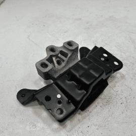 2019-25 VOLKSWAGEN JETTA 1.4L TRANSMISSION DRIVER SIDE MOUNT SUPPORT BRACKET OEM