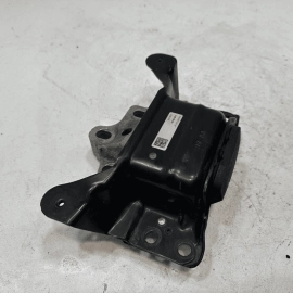 2019-25 VOLKSWAGEN JETTA 1.4L TRANSMISSION DRIVER SIDE MOUNT SUPPORT BRACKET OEM
