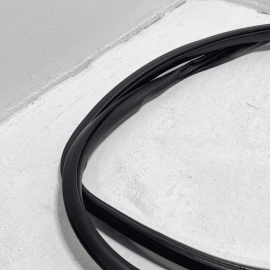 HONDA ACCORD 18-25 FRONT RIGHT PASSENGER SIDE DOOR BODY WEATHERSTRIP SEAL OEM