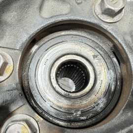 TOYOTA CAMRY 2018-2024 FWD 2.5L FRONT PASSENGER SIDE SPINDLE KNUCKLE HUB OEM
