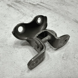 TOYOTA CAMRY 2012-2025 FRONT LEFT DRIVER SIDE DOOR LOWER HINGE OEM BLACK = 218 =