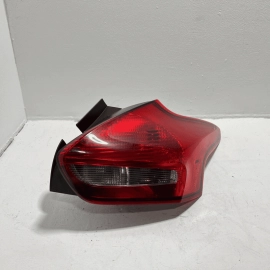 2015-2018 FORD FOCUS ST REAR RIGHT PASSENGER SIDE TAILLIGHT LAMP OEM