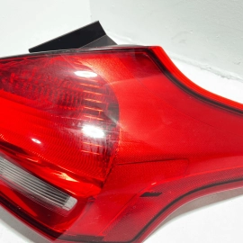 2015-2018 FORD FOCUS ST REAR RIGHT PASSENGER SIDE TAILLIGHT LAMP OEM