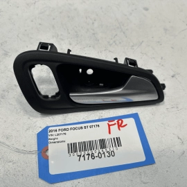 12-2018 FORD FOCUS ENTERIOR  FRONT OR REAR  PASSENGER SIDE INNER DOOR HANDLE OEM