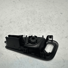 12-2018 FORD FOCUS ENTERIOR  FRONT OR REAR  PASSENGER SIDE INNER DOOR HANDLE OEM