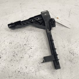 2014-22 Jeep Cherokee Front Right Door Multi-Function Bracket & Glass Guide