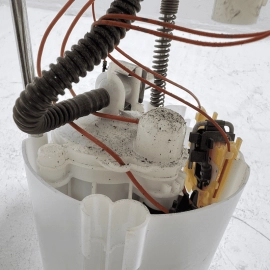 2013 - 2018 Ford Focus 2.0L ST Fuel Pump Gas Fuel Tank Mounted Snder & Pump OEM