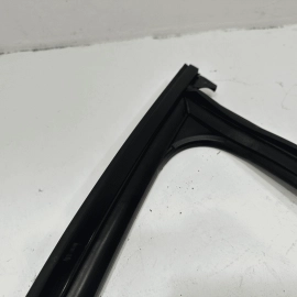 2016-2018 AUDI A6 FRONT DRIVER DOOR GLASS RUN CHANNEL WEATHERSTRIP SEAL OEM