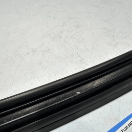 2016-2018 AUDI A6 FRONT DRIVER DOOR GLASS RUN CHANNEL WEATHERSTRIP SEAL OEM