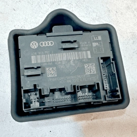 2012-2018 AUDI A6 FRONT RIGHT PASSENGER SIDE DOOR CONTROL MODULE & COVER OEM