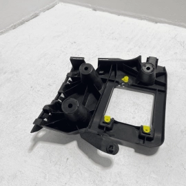 2016 AUDI A6 3.0L QUATTRO REAR BUMPER RIGHT SIDE UPPER GUIDE SUPPORT BRACKET OEM