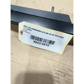 2021-2024 Volkswagen Atlas Upper Passenger Side Roof Rail W/Out Panoramic OEM