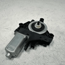 2011 - 2022 JEEP GRAND CHEROKEE REAR PASSENGER DOOR WINDOW REGULATOR MOTOR OEM