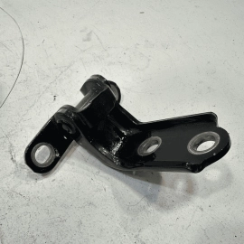 TOYOTA CAMRY 2018-2025 REAR LEFT DRIVER SIDE DOOR LOWER HINGE OEM BLACK = 218 =