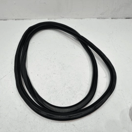 12-18 AUDI A6 FRONT LEFT OR RIGHT DOOR WEATHERSTRIP OUTER SEAL RUBBER COVER OEM