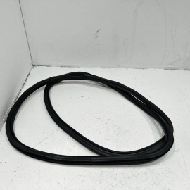 12-18 AUDI A6 FRONT LEFT OR RIGHT DOOR WEATHERSTRIP OUTER SEAL RUBBER COVER OEM