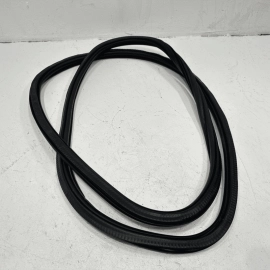 12-18 AUDI A6 FRONT LEFT OR RIGHT DOOR WEATHERSTRIP OUTER SEAL RUBBER COVER OEM