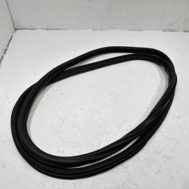 12-18 AUDI A6 FRONT LEFT OR RIGHT DOOR WEATHERSTRIP OUTER SEAL RUBBER COVER OEM