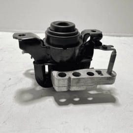 2018-2024 TOYOTA CAMRY SE ENGINE MOTOR RIGHT SIDE MOUNT BRACKET SUPPORT OEM