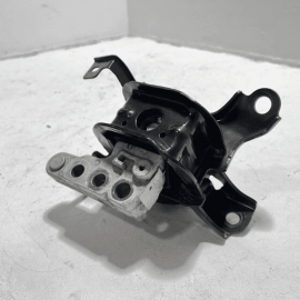 2018-2024 TOYOTA CAMRY SE ENGINE MOTOR RIGHT SIDE MOUNT BRACKET SUPPORT OEM