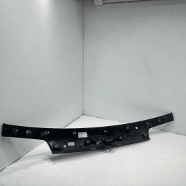 2019-2021 JEEP GRAND CHEROKEE TAILGATE LIFTGATE LICENSE PLATE LIGHT MOLDING OEM