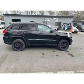 2019-2021 JEEP GRAND CHEROKEE TAILGATE LIFTGATE LICENSE PLATE LIGHT MOLDING OEM