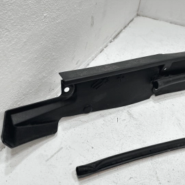 2016-21 JEEP GRAND CHEROKEE FRONT PASSENGER SIDE FENDER CLOSEOUT PANEL OEM