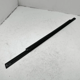 JEEP GRAND CHEROKEE REAR DRIVER SIDE DOOR WINDOW BELT MOLDING 2016-2022 OEM