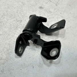 2013-2021 JEEP GRAND CHEROKEE REEAR OR FRONT RIGHT DOOR LOWER HINGE OEM