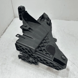 2014-2021 JEEP GRAND CHEROKEE POWER DISTRIBUTION CENTER BRACKET OEM