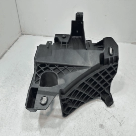 2014-2021 JEEP GRAND CHEROKEE POWER DISTRIBUTION CENTER BRACKET OEM