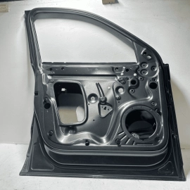 2015-2018 AUDI Q3  FRONT LEFT DRIVER DOOR SHELL SKIN FRAME PANEL OEM GRAY LZ7S