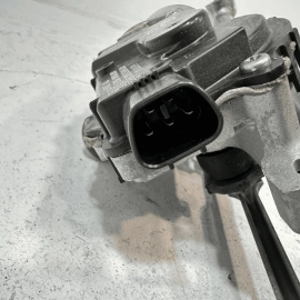 2016-2022 JEEP GRAND CHEROKEE WINDSHIELD WIPER PIVOT LINKAGE W/ MOTOR OEM