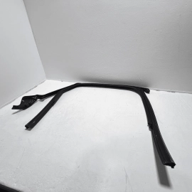 2016-2018 AUDI A6 REAR LEFT DRIVER DOOR WINDOW FRAME RUBBER SEAL CHANNEL OEM