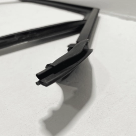 2016-2018 AUDI A6 REAR LEFT DRIVER DOOR WINDOW FRAME RUBBER SEAL CHANNEL OEM