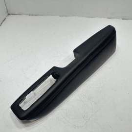 JEEP GRAND CHEROKEE 2017-2021 FRONT PASSENGER SIDE DOOR PANEL ARMREST TRIM OEM