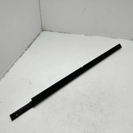 JEEP GRAND CHEROKEE 2016-2021 FRONT PASSENGER SIDE DOOR WINDOW BELT MOLDING OEM