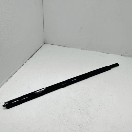 JEEP GRAND CHEROKEE 2016-2021 FRONT PASSENGER SIDE DOOR WINDOW BELT MOLDING OEM