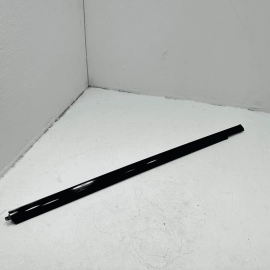 JEEP GRAND CHEROKEE 2016-2021 FRONT PASSENGER SIDE DOOR WINDOW BELT MOLDING OEM