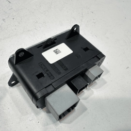 2018-2021 JEEP GRAND CHEROKEE CONSOLE DUAL USB PORT AUX JACK MEDIA PORT OEM