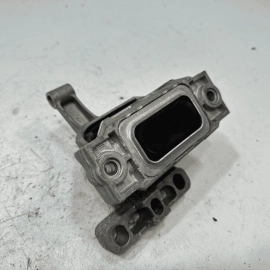 2015-2018 AUDI Q3 QUATTRO TRANSMISSSION GEARBOX FRONT MOUNT HOUSING UNIT OEM
