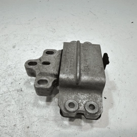2015-2018 AUDI Q3 QUATTRO TRANSMISSSION GEARBOX LEFT MOUNT HOUSING UNIT OEM